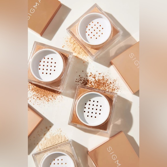 ✨HOST PICK ✨ New Sigma Beauty Soft Focus Setting Powder - Picture 8 of 13